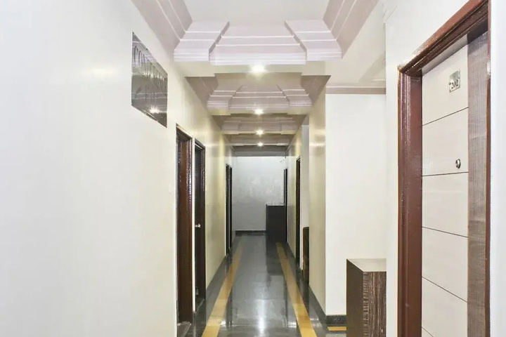 Room 9 of 13