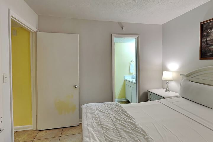 Room 13 of 71