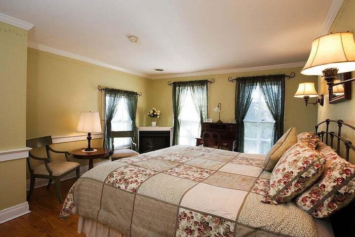 Room 15 of 42