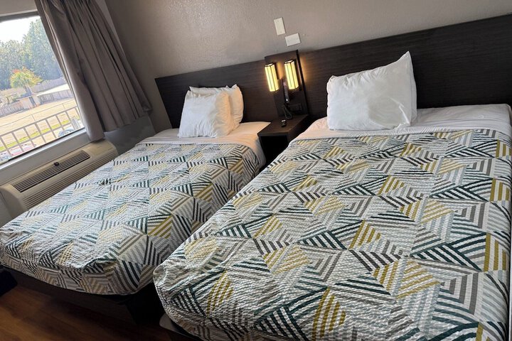 Room 6 of 17