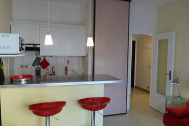 Room 7 of 11
