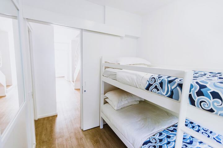 Room 12 of 115