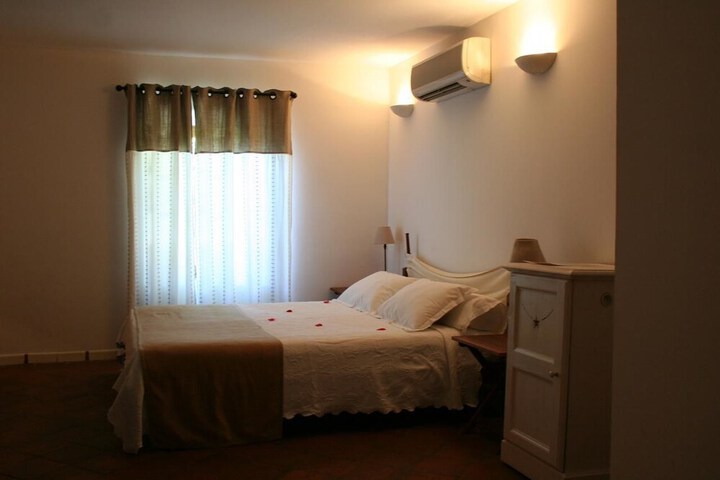Room 3 of 33