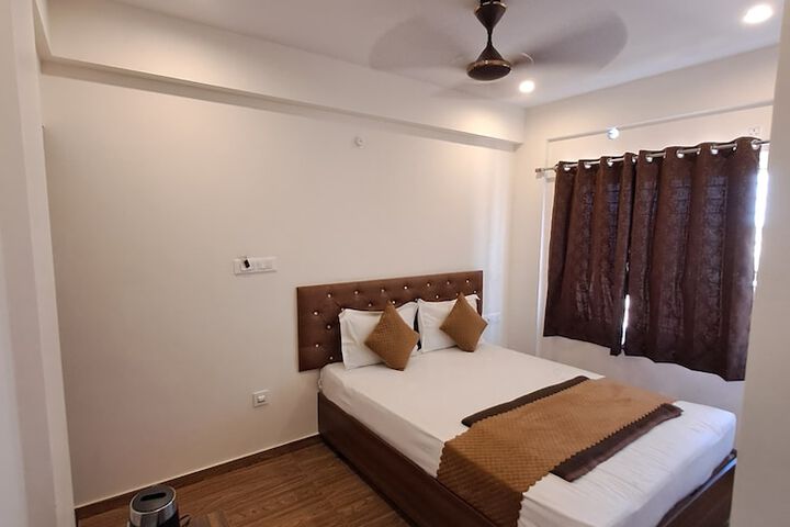 Room 8 of 17
