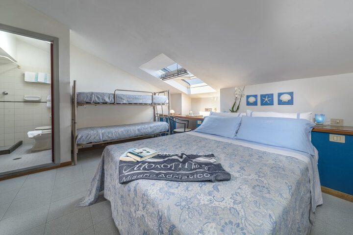 Room 41 of 68