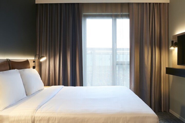 Room 11 of 39