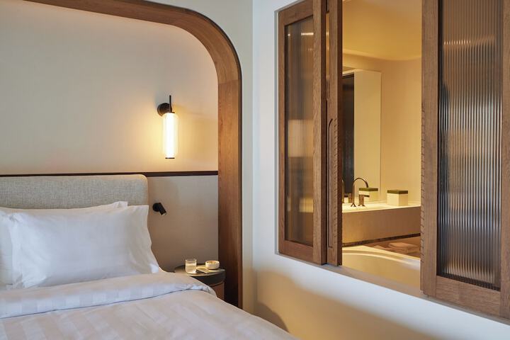 Room 163 of 241
