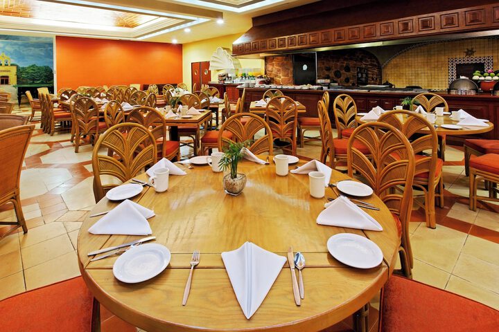 Dining 64 of 94