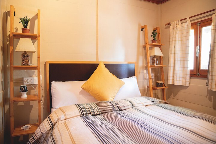 Room 3 of 20