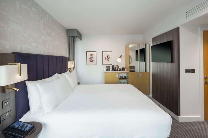 Room 35 of 114