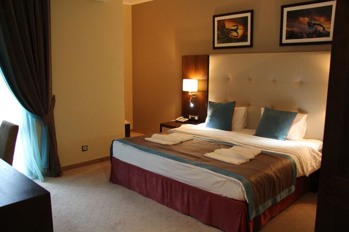 Room 35 of 81