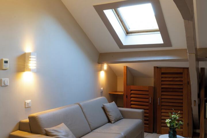 Room 12 of 28