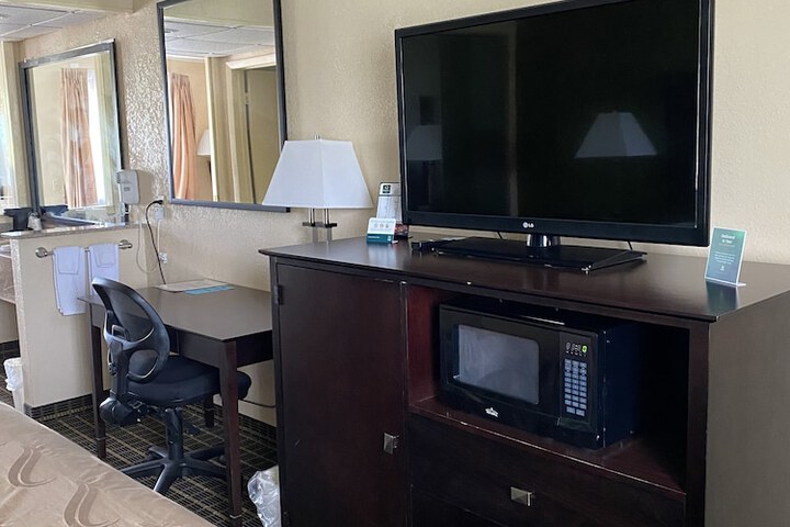 Room 5 of 36