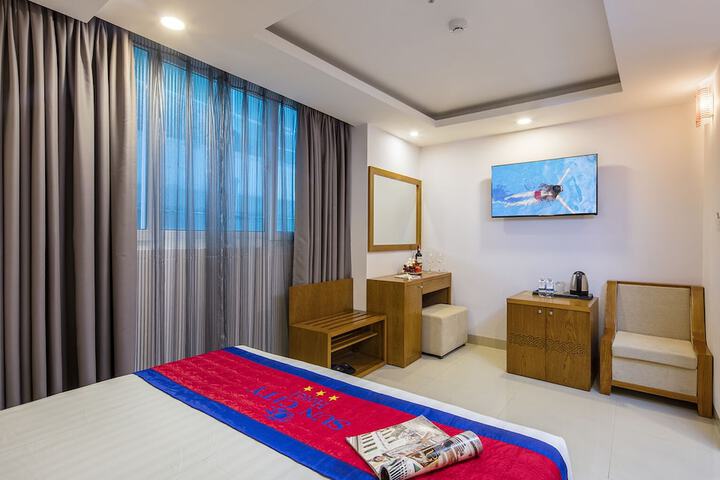 Room 9 of 28