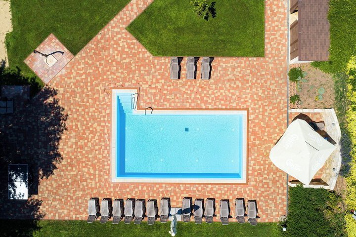 Hotel 70 of 81
