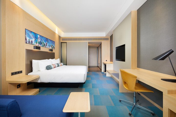 Room 8 of 38
