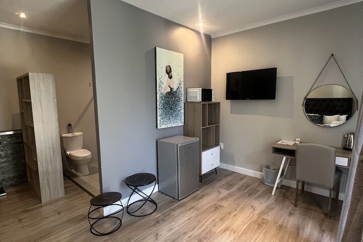 Room 33 of 69