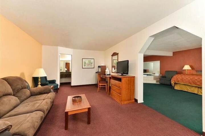 Room 6 of 33