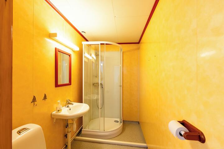 Room 52 of 70