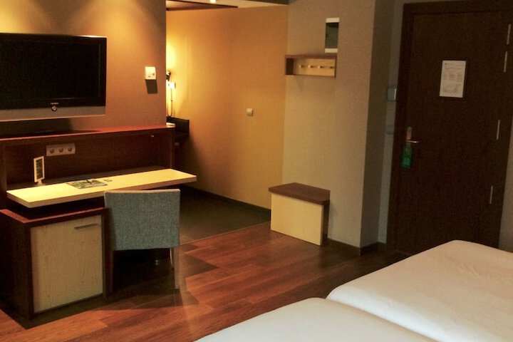 Room 17 of 113
