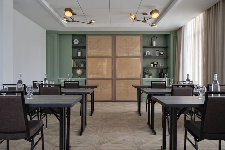 Meeting facility