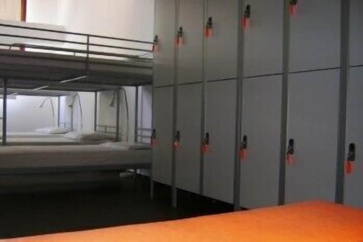 Room 9 of 33