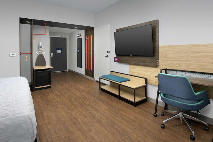 Room 13 of 52