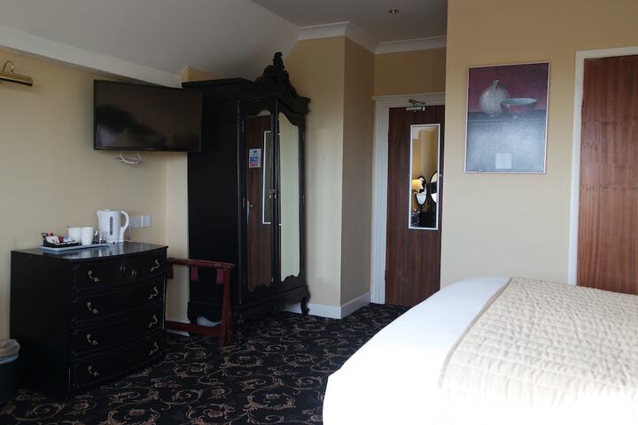 Room 83 of 160