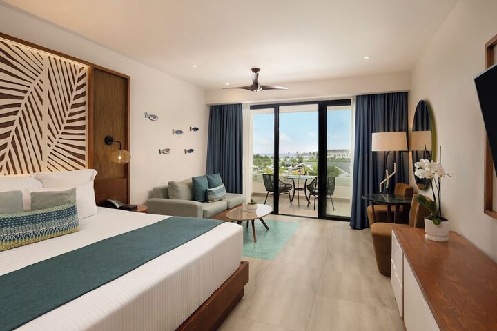 Room 52 of 121