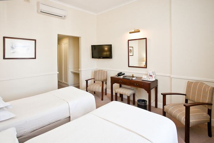 Room 12 of 82