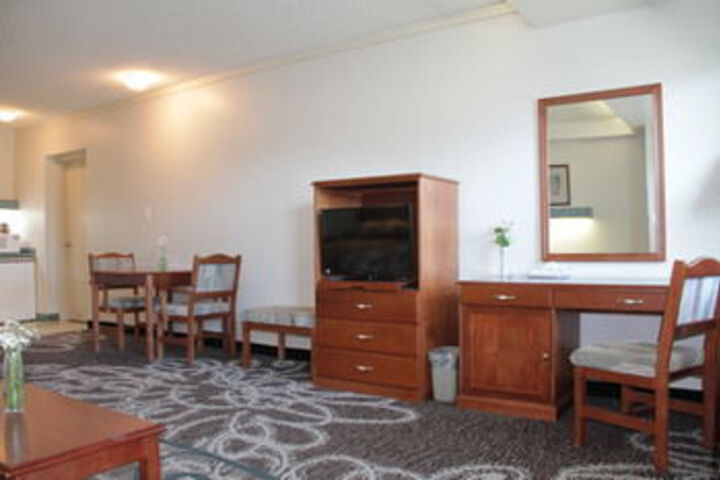 Room 9 of 37