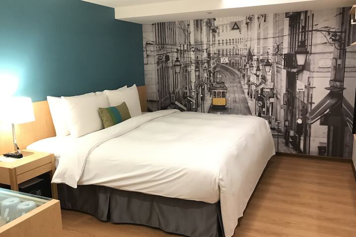 Room 63 of 89