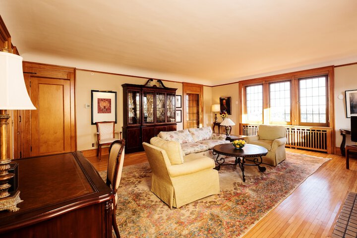 Room 25 of 62