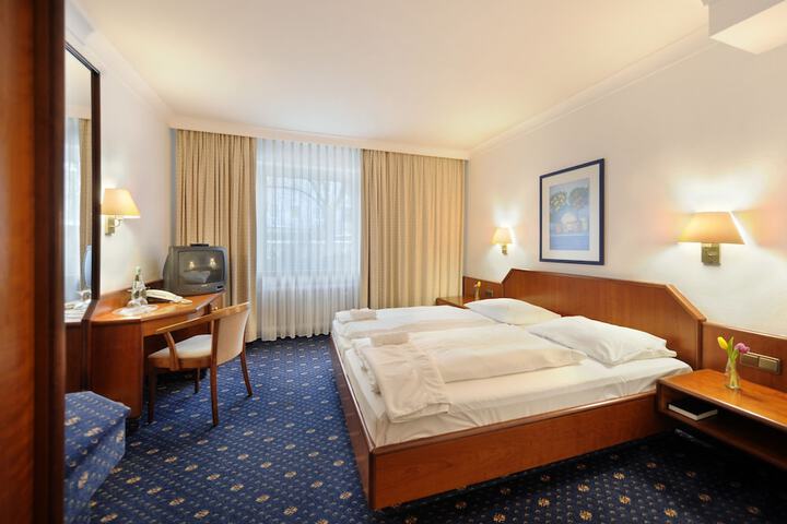 Room 30 of 60