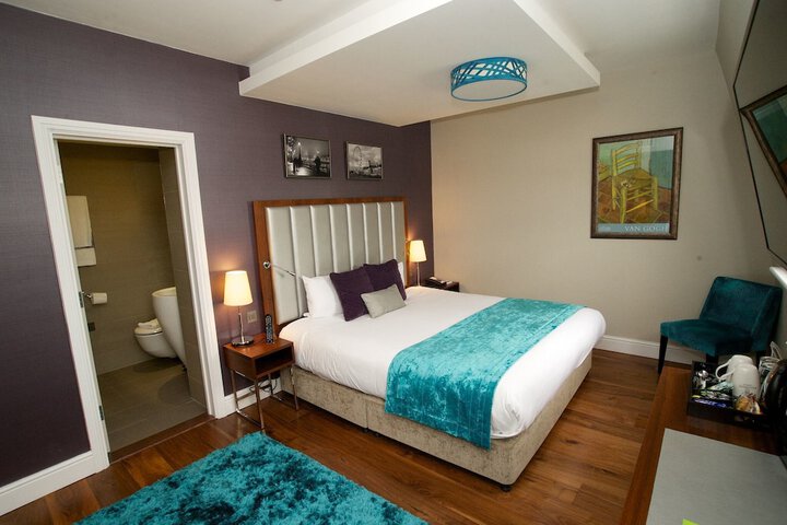 Room 32 of 75