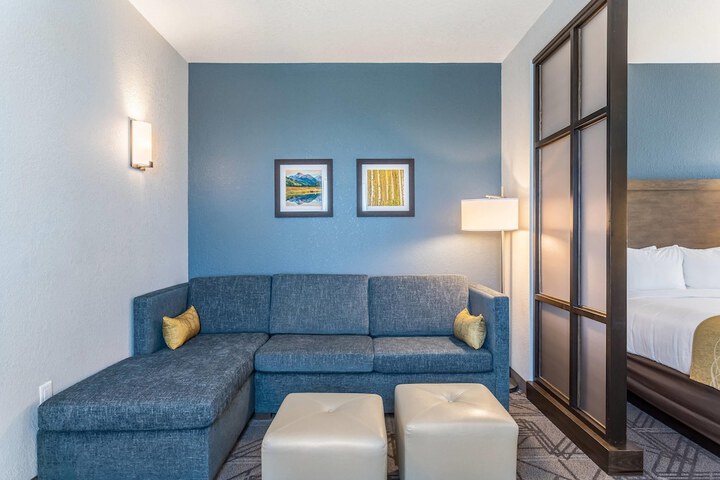 Room 41 of 100