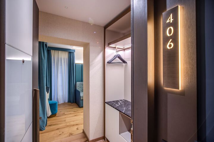 Room 31 of 114