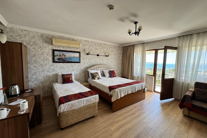 Room 10 of 82