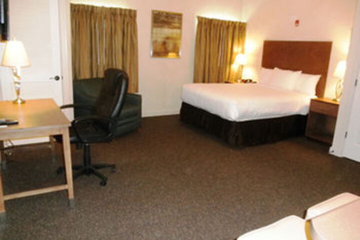 Room 6 of 34