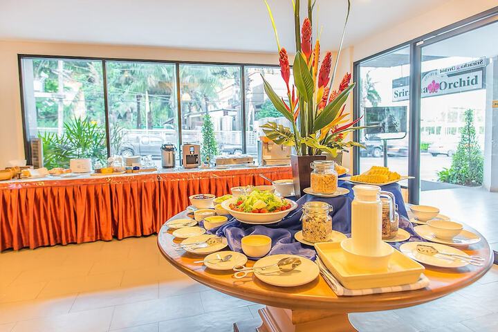 Breakfast/Coffee Service 108 of 123