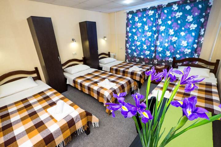 Room 6 of 63