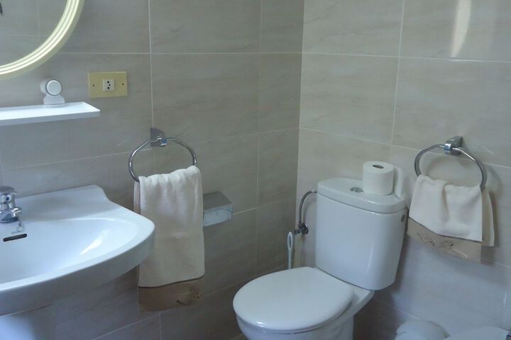 Room 35 of 47