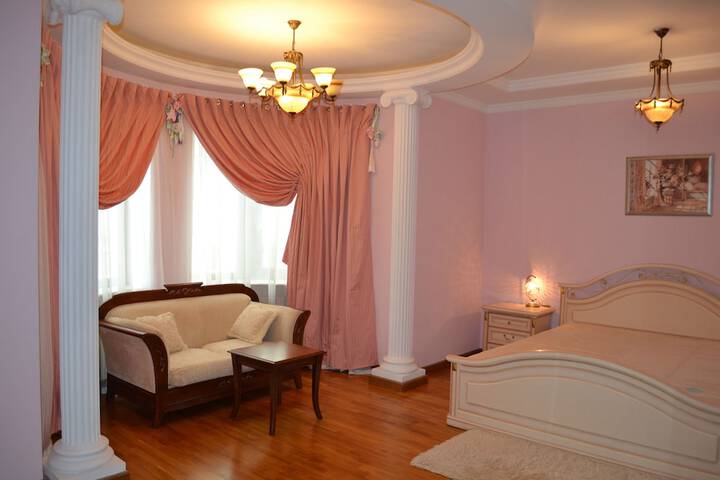 Room 8 of 23