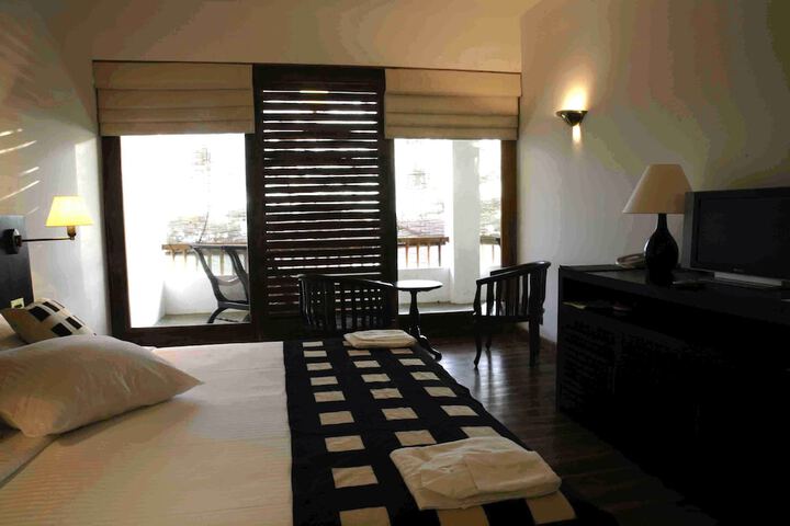 Room 3 of 38