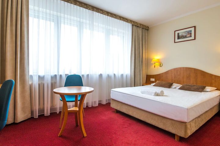 Room 27 of 59
