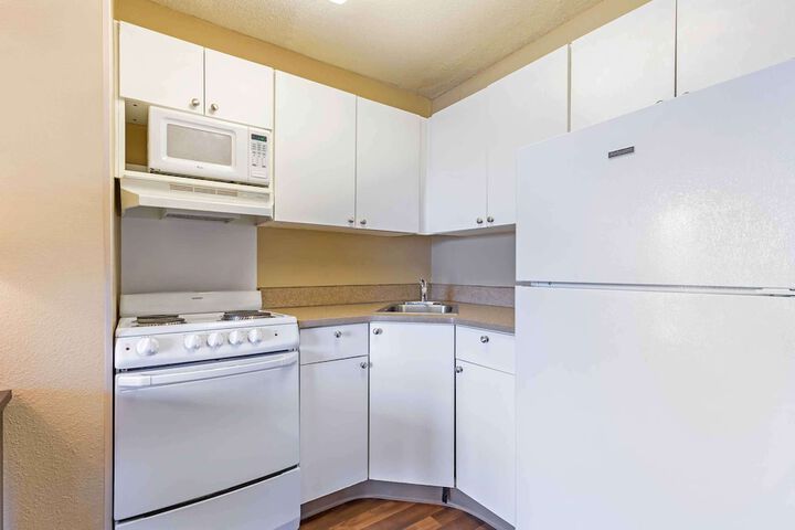 1 Queen Bed | Kitchen Sofa Bed (3 of 5)