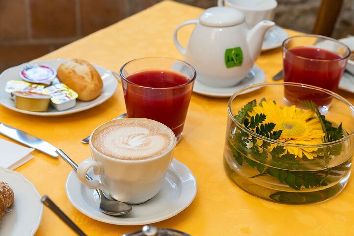 Breakfast/Coffee Service 68 of 106