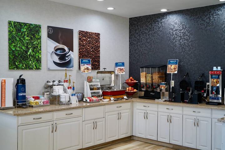 Breakfast area