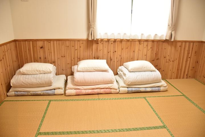 Room 16 of 97