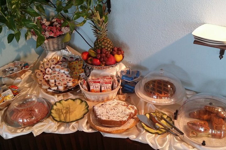 Breakfast/Coffee Service 34 of 45